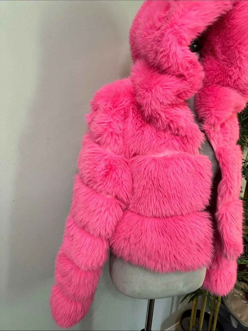 Wowo Hot Pink Faux Fur Hooded cropped teddy Jacket Small